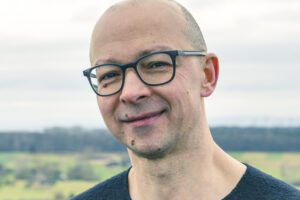 Ilias Vassiliou, Gründer und Inhaber der Recruiting Agentur für KMU & Startups • Buchbar als Freelance Recruiter, Interim Recruiter, Active Sourcing Support - speziell für Jobs im Bereich Sales, Marketing, E-Commerce, Digital, IT & KI