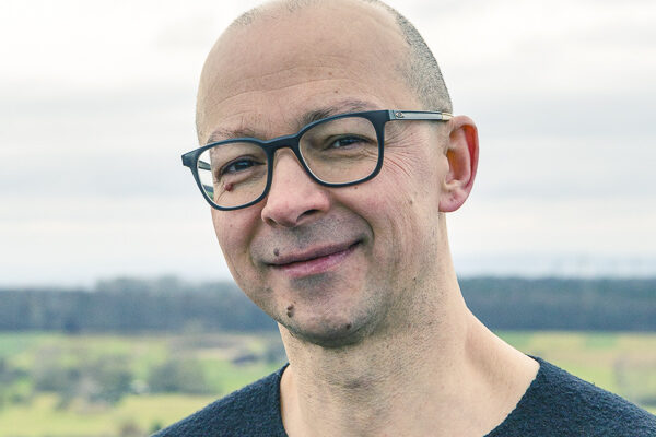 Ilias Vassiliou, Gründer und Inhaber der Recruiting Agentur für KMU & Startups • Buchbar als Freelance Recruiter, Interim Recruiter, Active Sourcing Support - speziell für Jobs im Bereich Sales, Marketing, E-Commerce, Digital, IT & KI